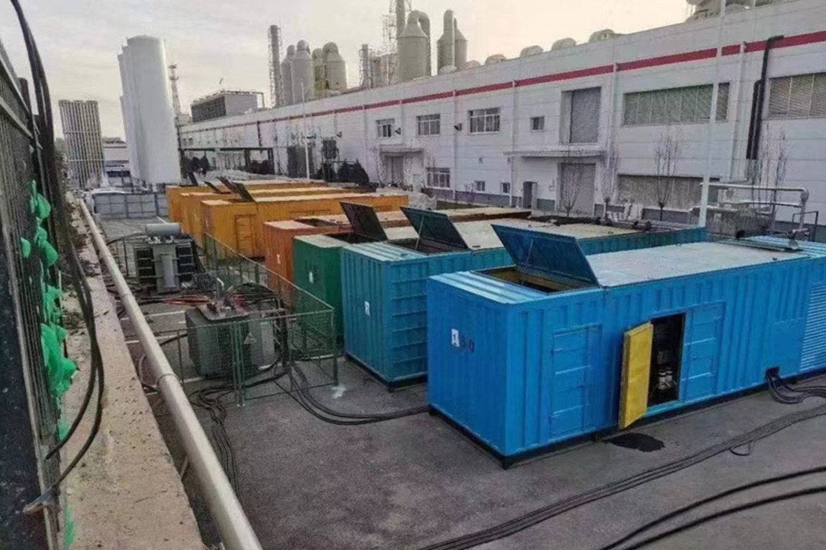 双鸭山发电机租赁施工现场